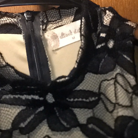 a pretty dress , nice fitting ... GREAT material! - Picture 4 of 4